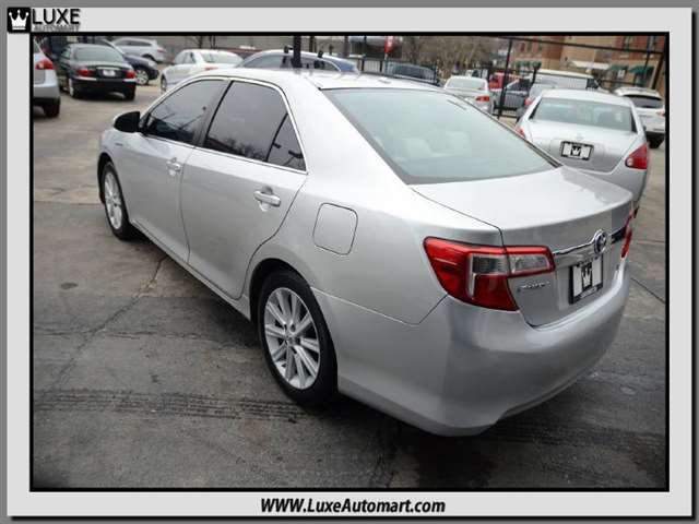 2014 Toyota Camry XLE 4dr Sedan